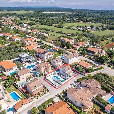 Casa Tara Three-Bedroom Holiday Home プーラ エクステリア 写真