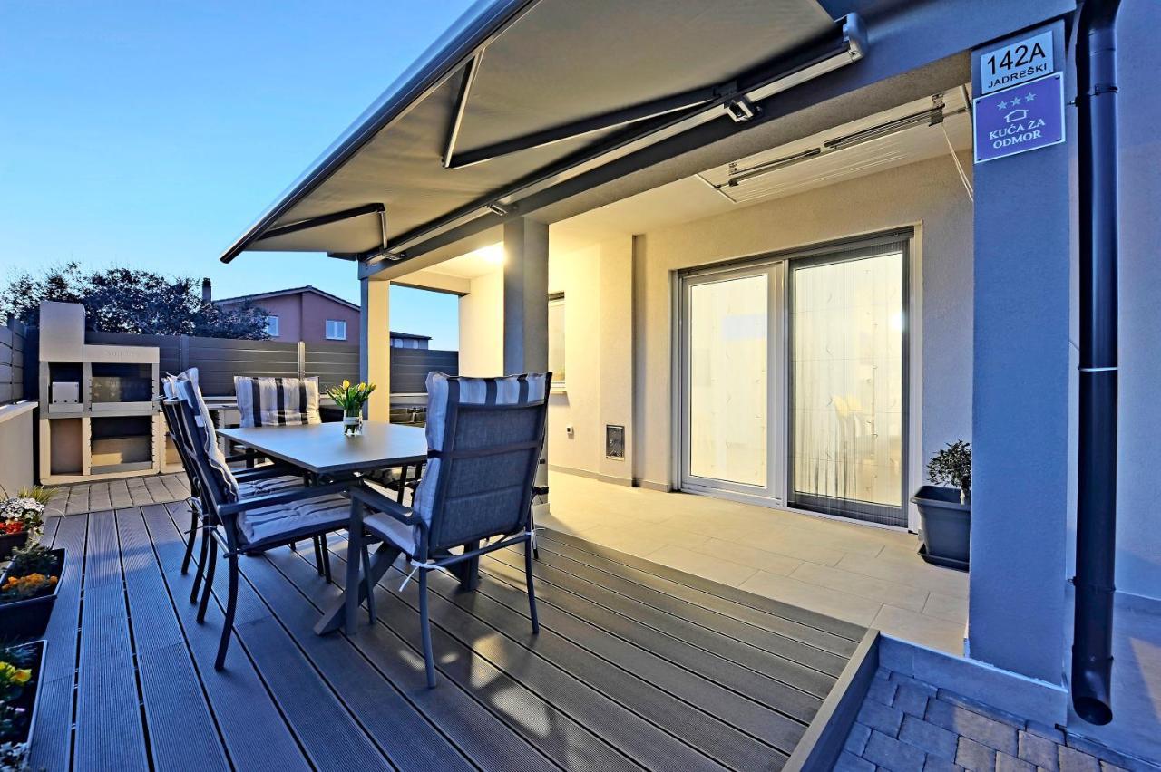 Casa Tara Three-Bedroom Holiday Home プーラ エクステリア 写真
