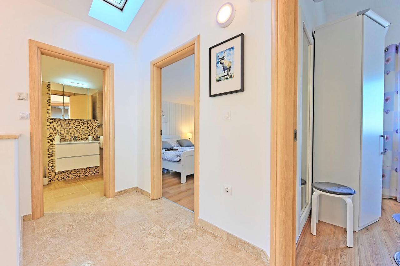Casa Tara Three-Bedroom Holiday Home プーラ エクステリア 写真