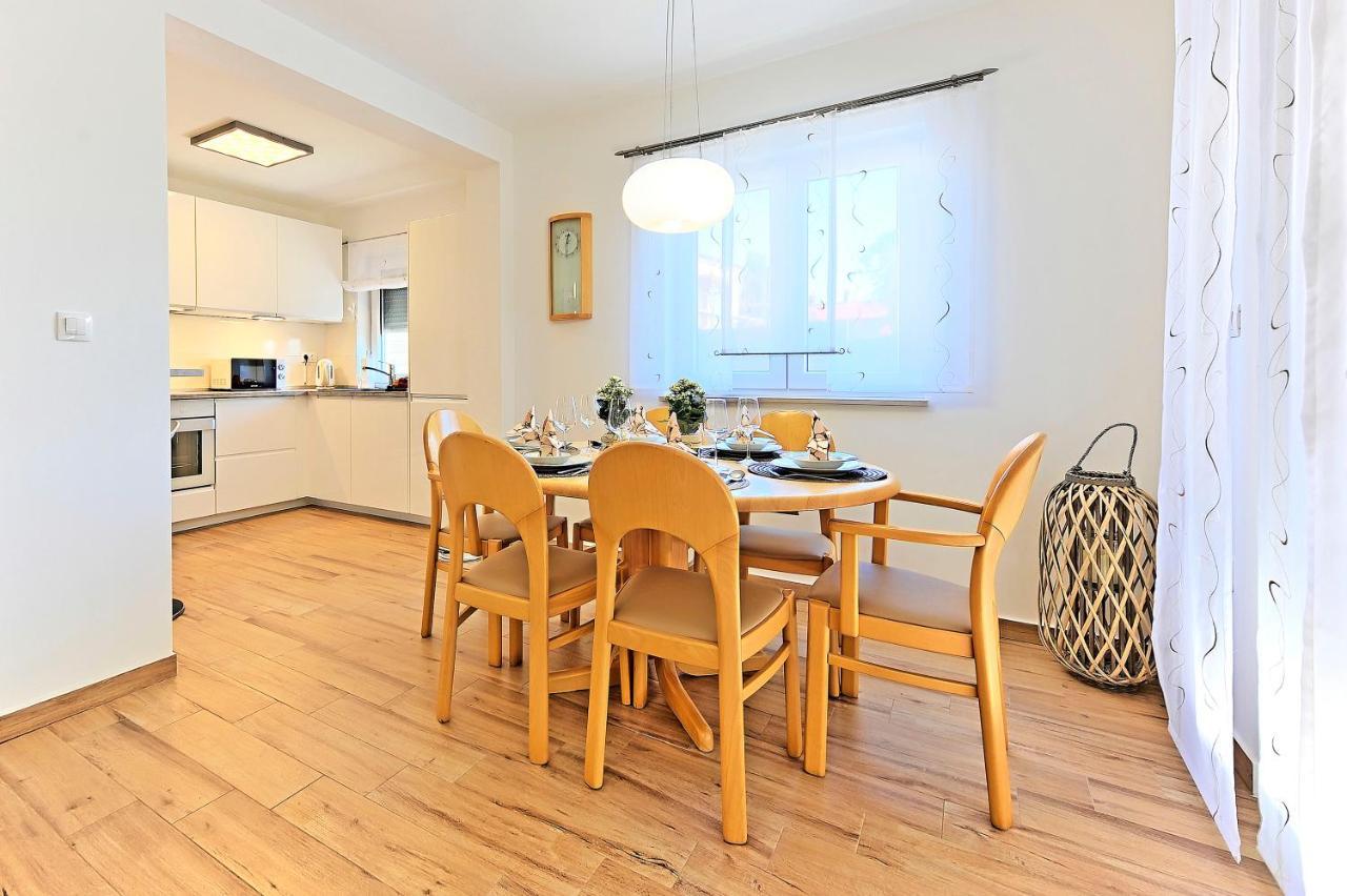 Casa Tara Three-Bedroom Holiday Home プーラ エクステリア 写真