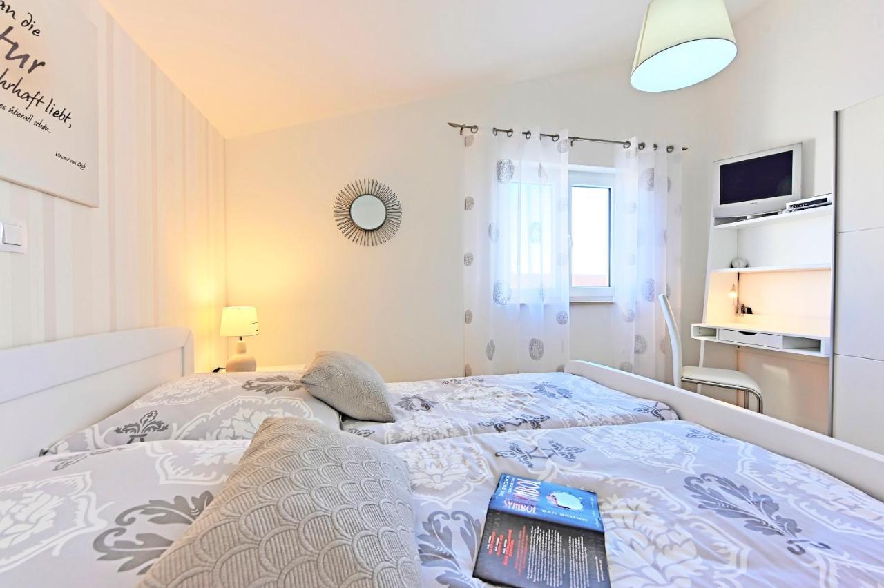 Casa Tara Three-Bedroom Holiday Home プーラ エクステリア 写真