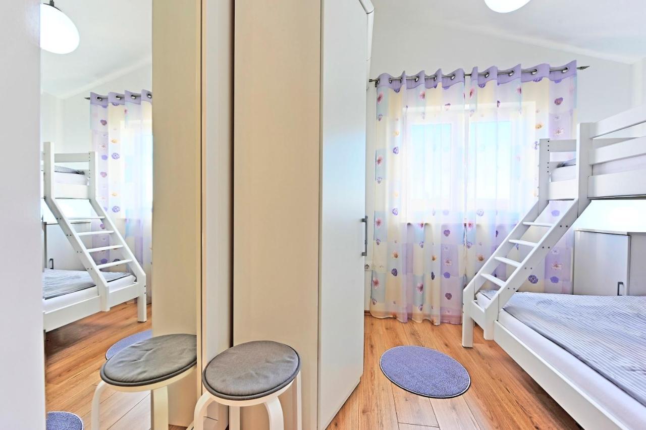 Casa Tara Three-Bedroom Holiday Home プーラ エクステリア 写真
