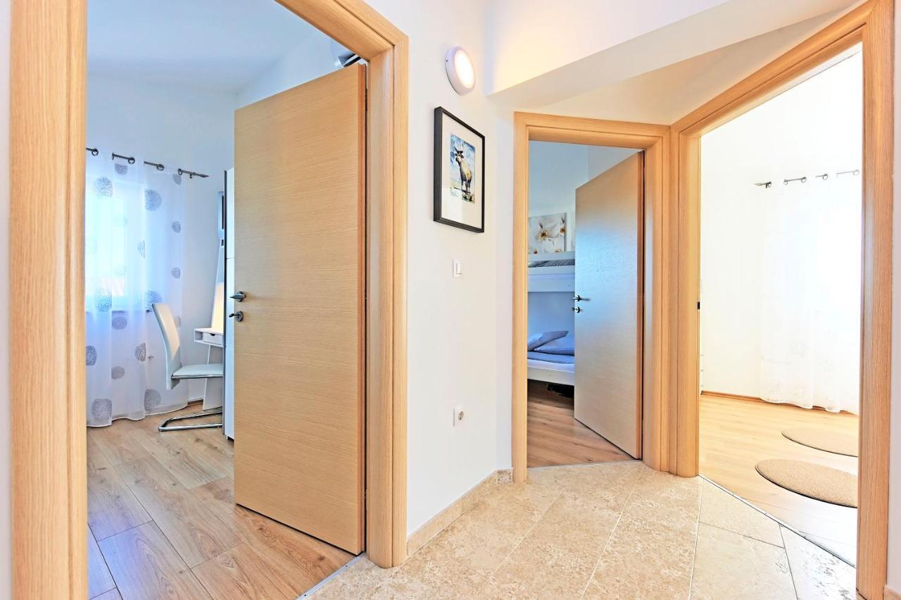 Casa Tara Three-Bedroom Holiday Home プーラ エクステリア 写真