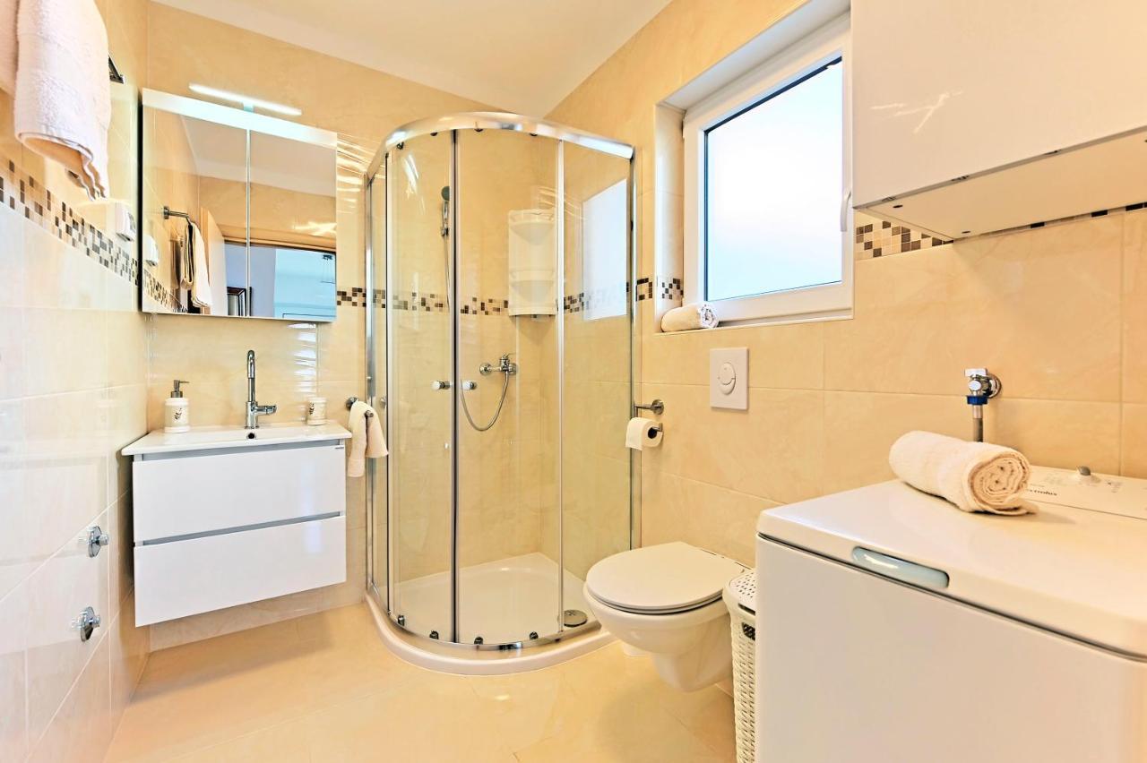 Casa Tara Three-Bedroom Holiday Home プーラ エクステリア 写真