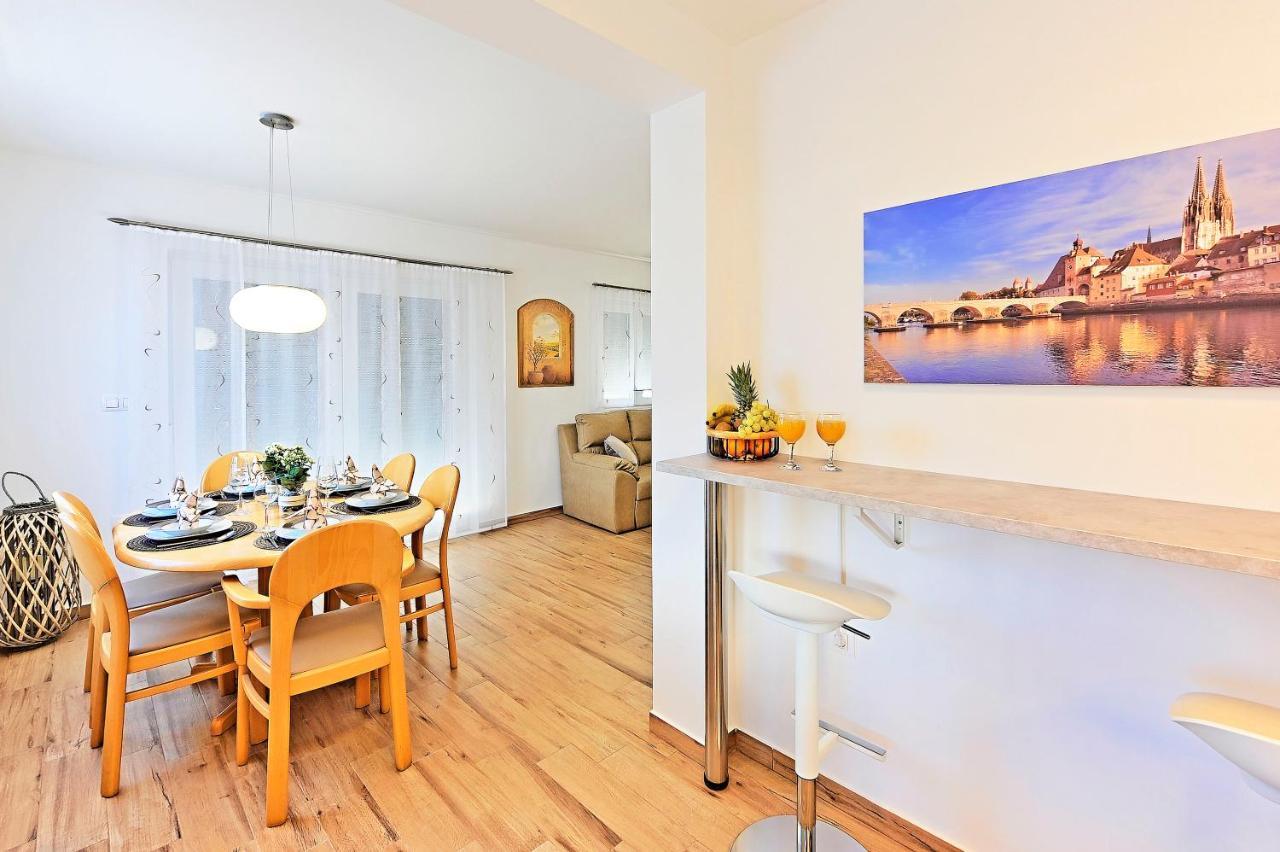 Casa Tara Three-Bedroom Holiday Home プーラ エクステリア 写真