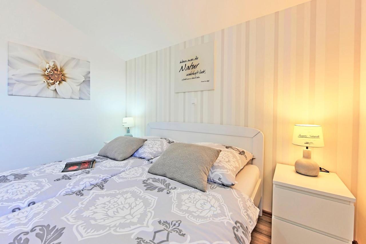 Casa Tara Three-Bedroom Holiday Home プーラ エクステリア 写真