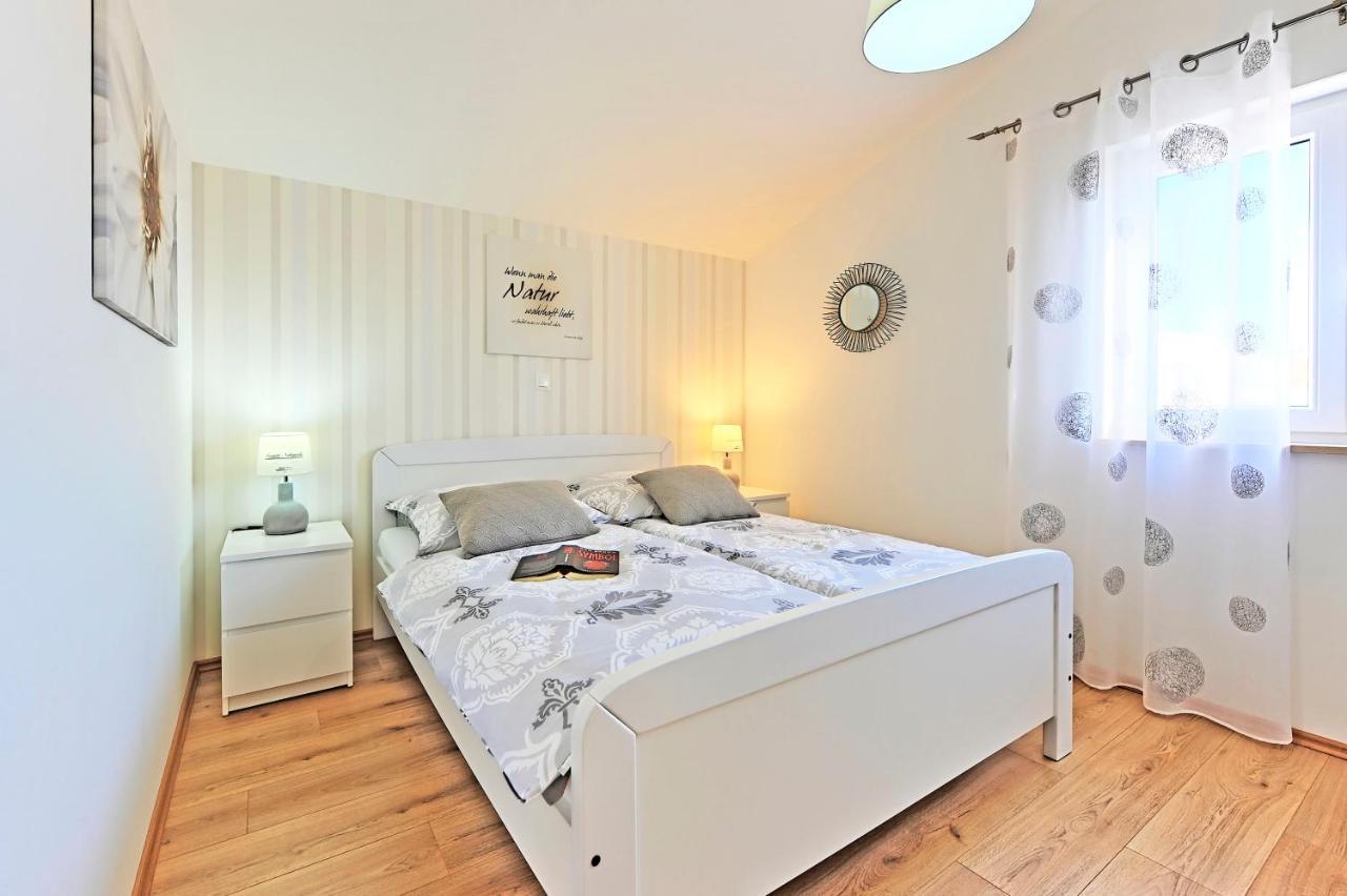 Casa Tara Three-Bedroom Holiday Home プーラ エクステリア 写真