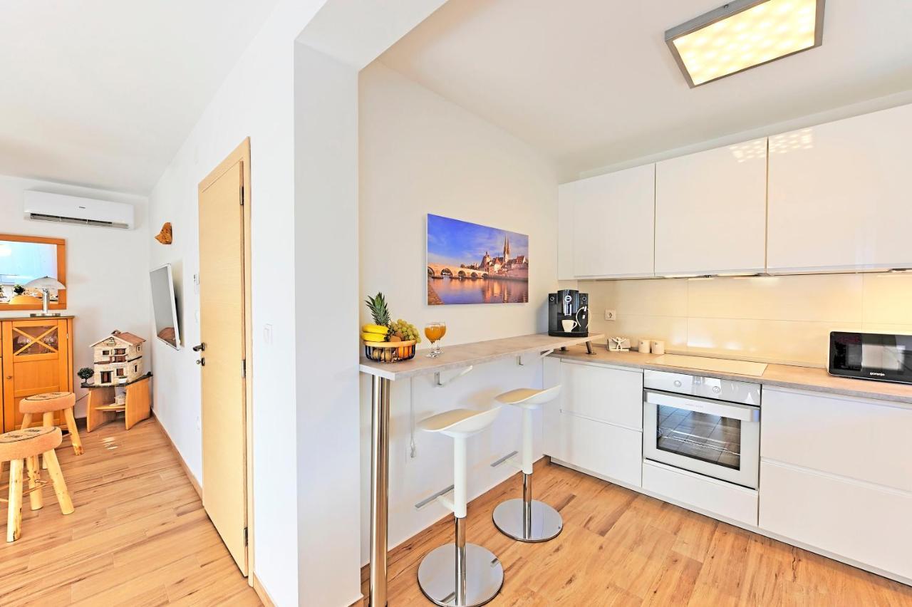 Casa Tara Three-Bedroom Holiday Home プーラ エクステリア 写真