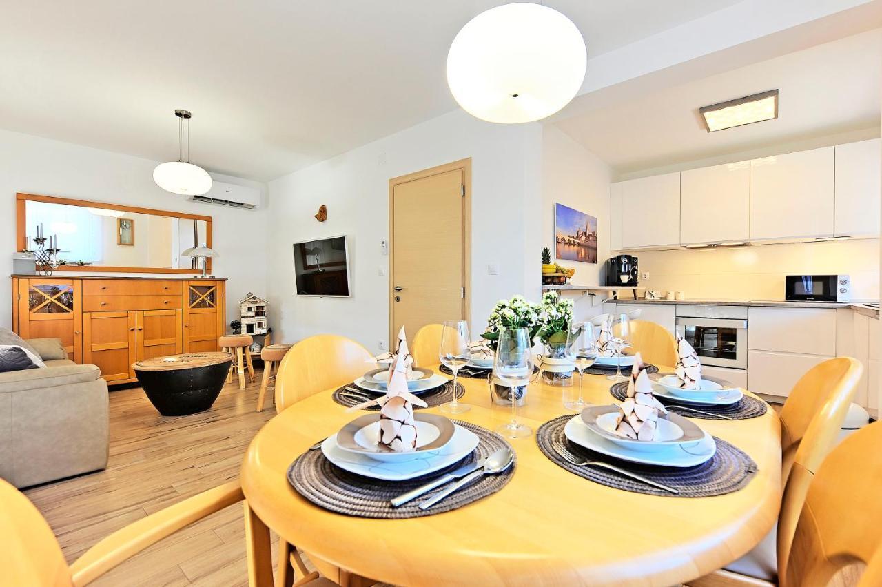Casa Tara Three-Bedroom Holiday Home プーラ エクステリア 写真