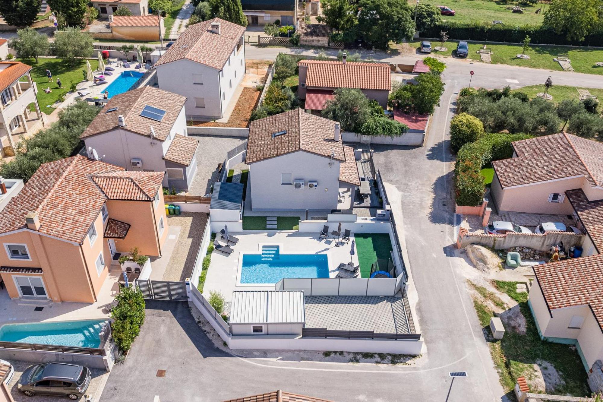 Casa Tara Three-Bedroom Holiday Home プーラ エクステリア 写真